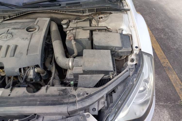 Used Bestune B50 2013 1.6L manual luxury version Engine Bay Left