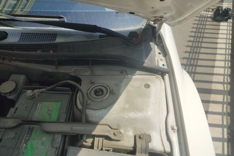 Used Bestune B50 2013 1.6L automatic luxury version Engine Bay Left