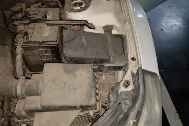Used Bestune B50 2013 1.6L automatic luxury version Engine Bay Left