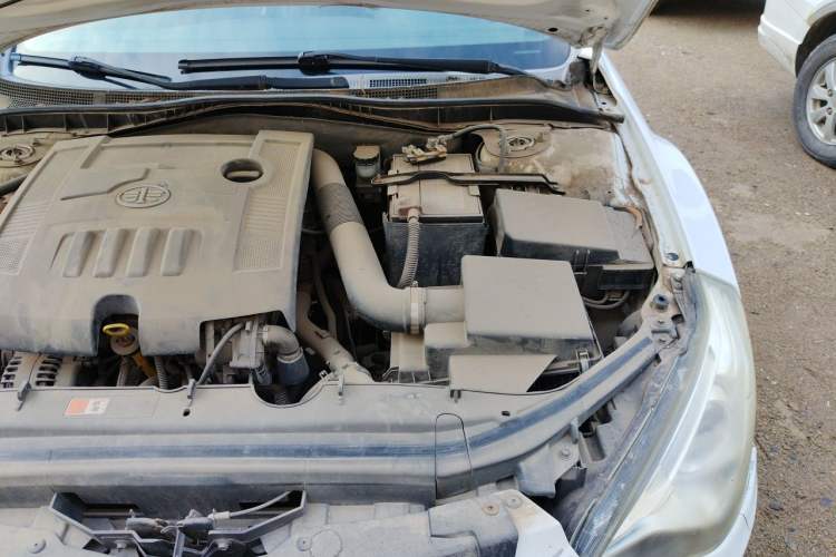 Used Bestune B50 2013 1.6L manual luxury version Engine Bay Left