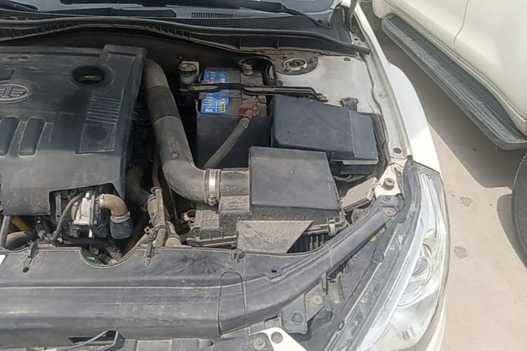Used Bestune B50 2013 1.6L manual luxury version Engine Bay Left