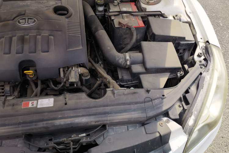 Used Bestune B50 2013 1.6L automatic luxury version Engine Bay Left