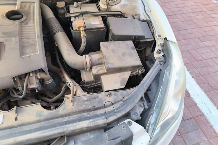 Used Bestune B50 2013 1.6L manual luxury version Engine Bay Left