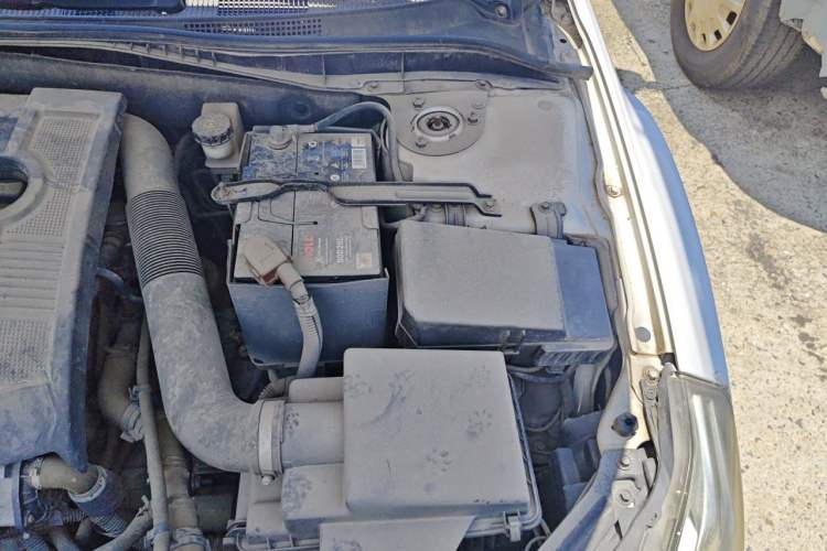 Used Bestune B50 2013 1.6L automatic luxury version Engine Bay Left