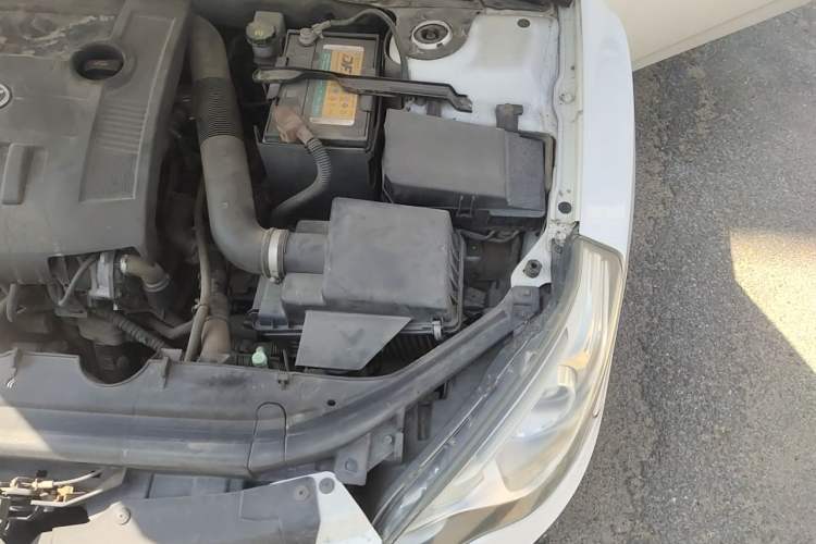 Used Bestune B50 2013 1.6L automatic luxury version Engine Bay Left