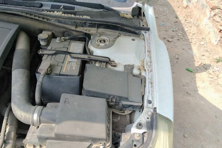 Used Bestune B50 2013 1.6L manual luxury version Engine Bay Left