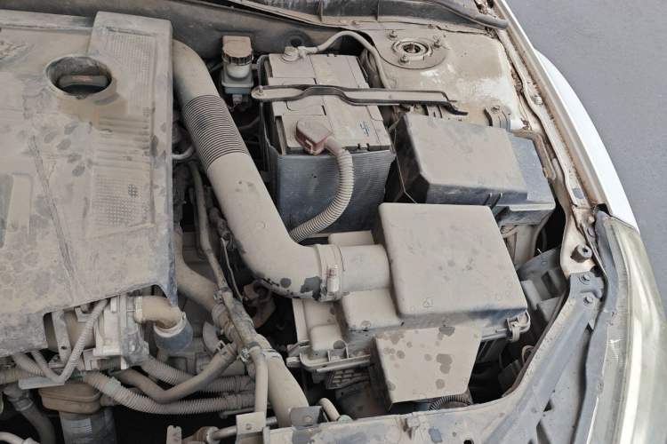 Used Bestune B50 2013 1.6L manual luxury version Engine Bay Left