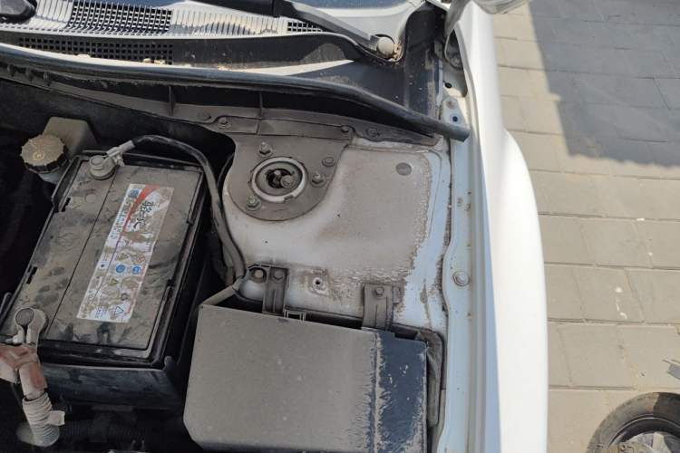 Used Bestune B50 2013 1.6L manual luxury version Engine Bay Left