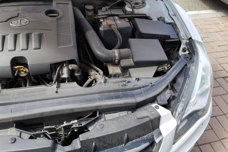 Used Bestune B50 2013 1.6L automatic luxury version Engine Bay Left