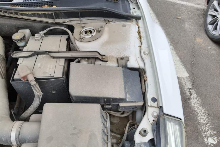 Used Bestune B50 2013 1.6L manual luxury version Engine Bay Left