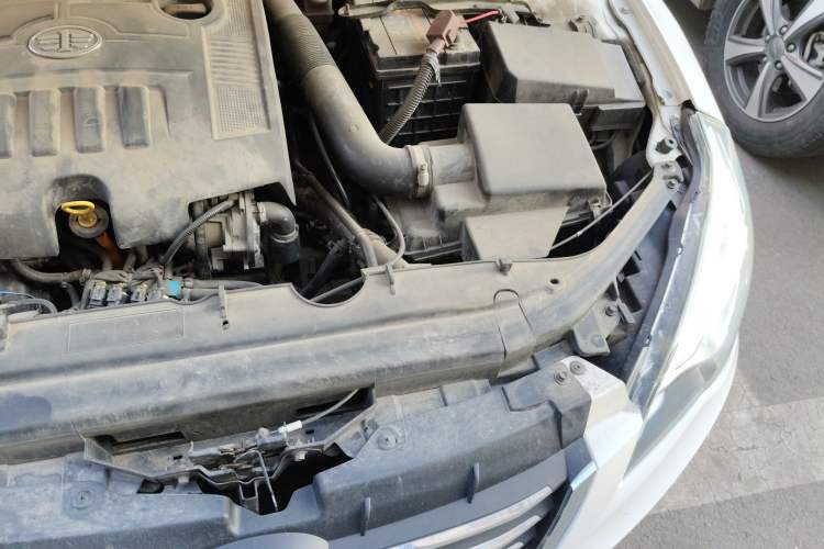 Used Bestune B50 2013 1.6L automatic luxury version Engine Bay Left