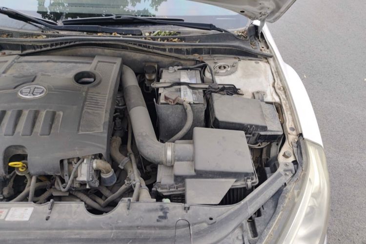 Used Bestune B50 2013 1.6L manual luxury version Engine Bay Left