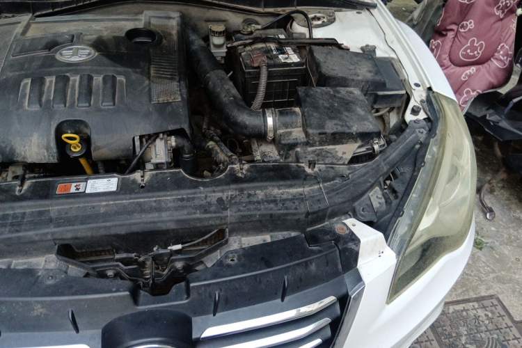 Used Bestune B50 2013 1.6L manual luxury version Engine Bay Left