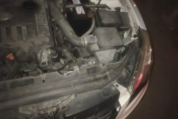 Used Bestune B50 2013 1.6L manual Comfort trim level Engine Bay Left