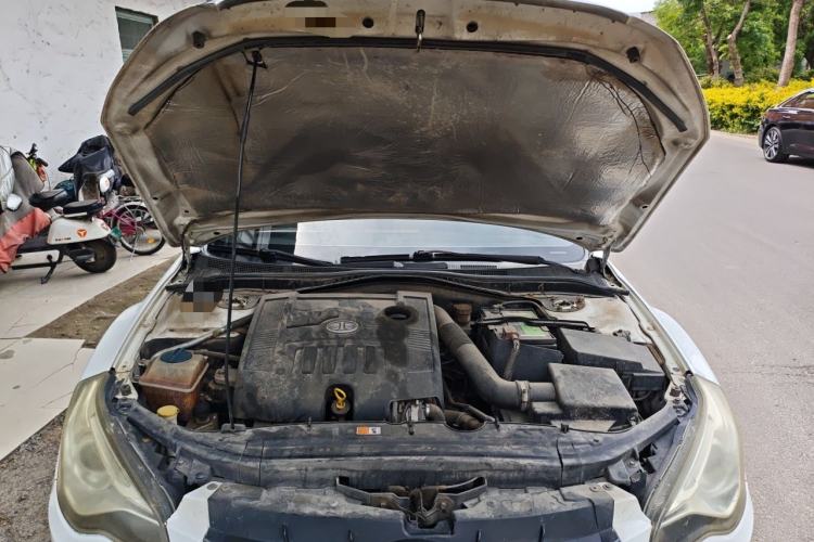 Used Bestune B50 2013 1.6L manual Comfort trim level Engine Bay