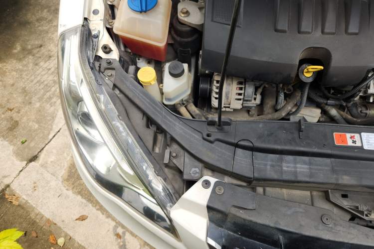 Used Bestune B50 2013 1.6L manual luxury version Engine Bay Right