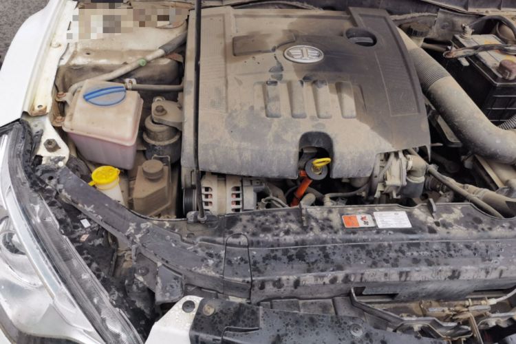 Used Bestune B50 2013 1.6L manual luxury version Engine Bay Right