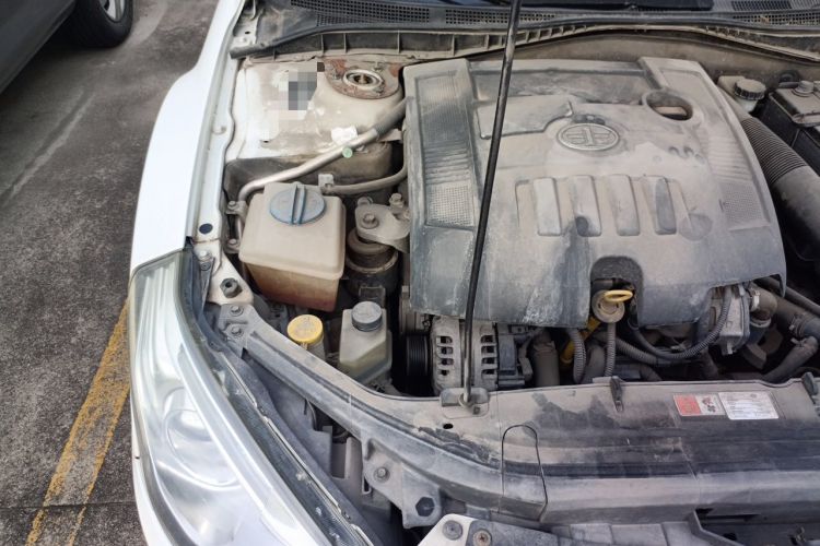 Used Bestune B50 2013 1.6L manual luxury version Engine Bay Right