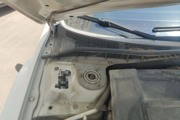 Used Bestune B50 2013 1.6L automatic luxury version Engine Bay Right