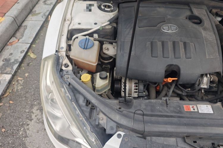 Used Bestune B50 2013 1.6L automatic luxury version Engine Bay Right