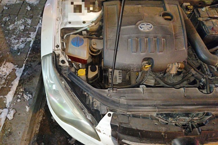 Used Bestune B50 2013 1.6L manual luxury version Engine Bay Right