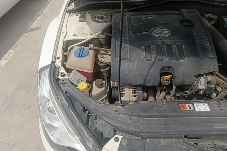 Used Bestune B50 2013 1.6L manual luxury version Engine Bay Right