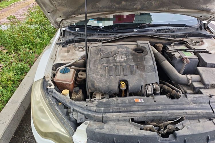 Used Bestune B50 2013 1.6L manual Comfort trim level Engine Bay Right