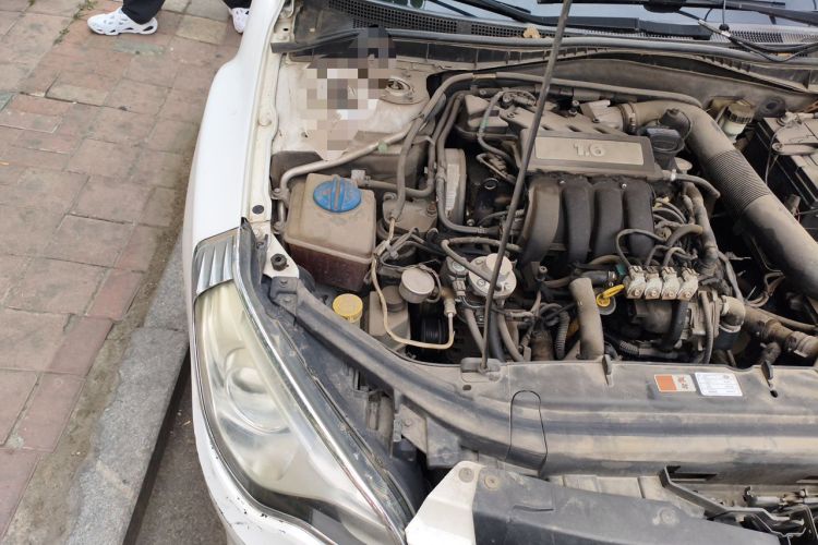 Used Bestune B50 2013 1.6L manual luxury version Engine Bay Right