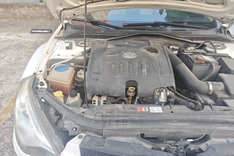 Used Bestune B50 2013 1.6L manual luxury version Engine Bay Right