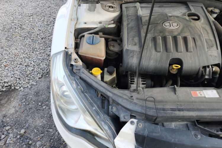 Used Bestune B50 2013 1.6L manual luxury version Engine Bay Right