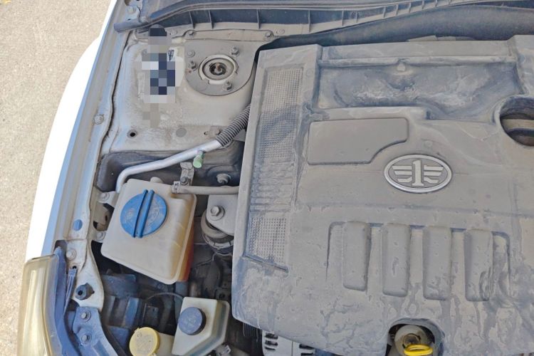 Used Bestune B50 2013 1.6L automatic luxury version Engine Bay Right