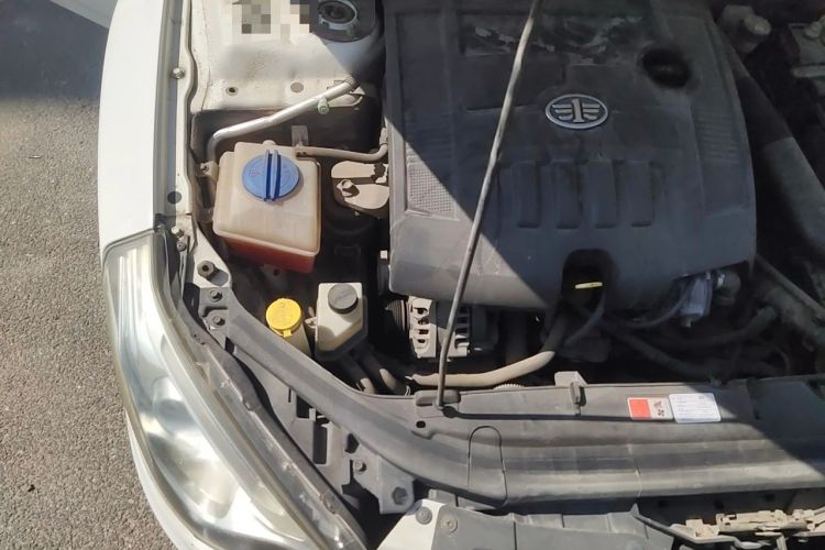 Used Bestune B50 2013 1.6L automatic luxury version Engine Bay Right