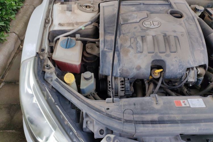 Used Bestune B50 2013 1.6L manual luxury version Engine Bay Right