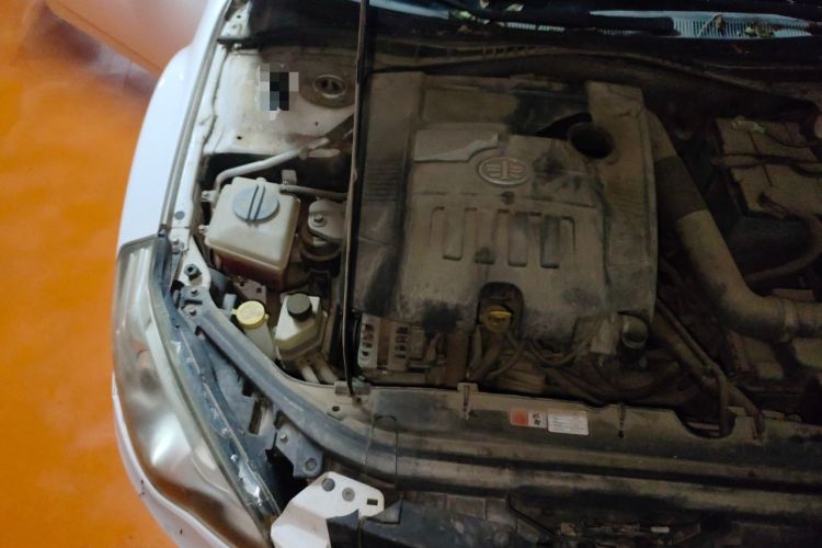 Used Bestune B50 2013 1.6L manual luxury version Engine Bay Right
