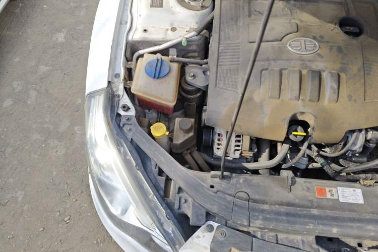Used Bestune B50 2013 1.6L manual luxury version Engine Bay Right