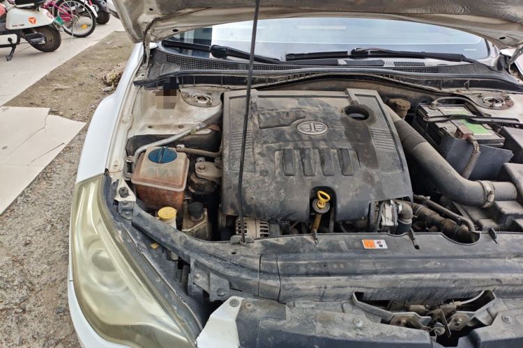 Used Bestune B50 2013 1.6L manual Comfort trim level Engine Bay Right