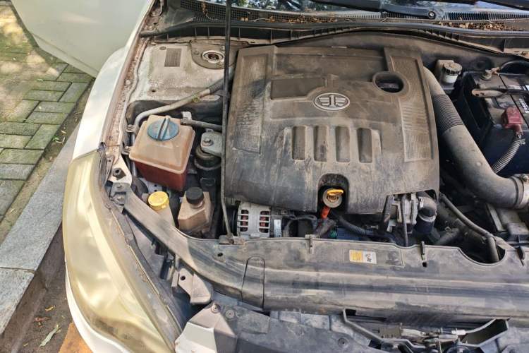 Used Bestune B50 2013 1.6L manual Comfort trim level Engine Bay Right