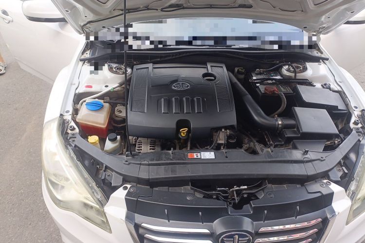 Used Bestune B50 2013 1.6L manual luxury version Engine Bay Right