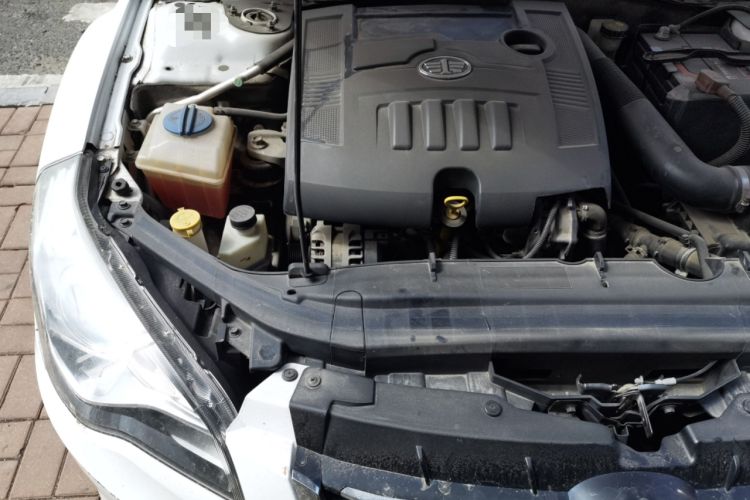 Used Bestune B50 2013 1.6L automatic luxury version Engine Bay Right