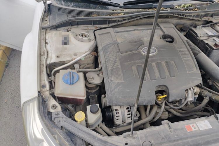 Used Bestune B50 2013 1.6L manual luxury version Engine Bay Right