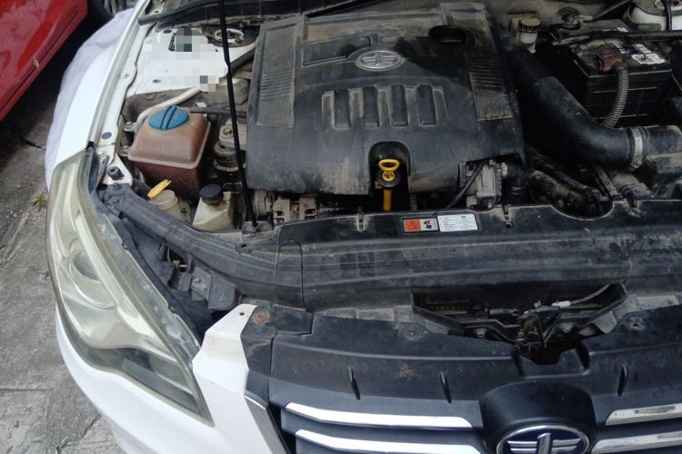 Used Bestune B50 2013 1.6L manual luxury version Engine Bay Right