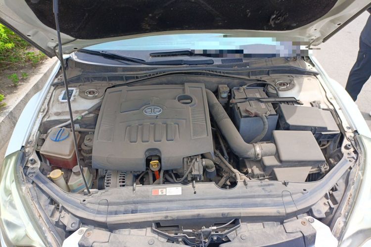 Used Bestune B50 2013 1.6L automatic luxury version Engine Bay