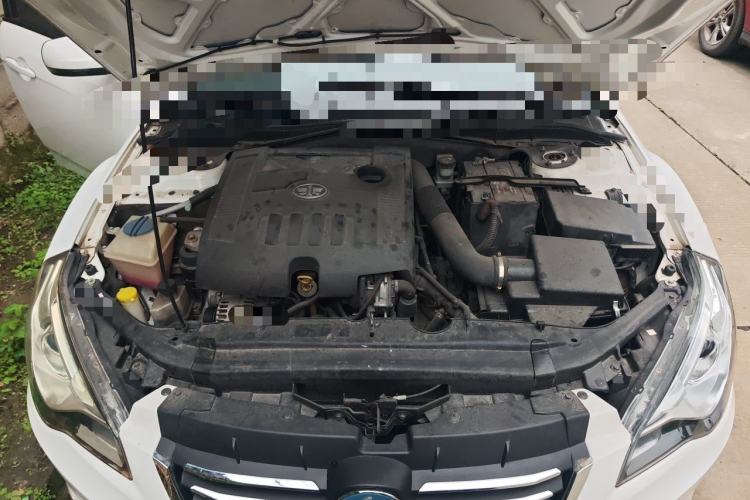 Used Bestune B50 2013 1.6L automatic luxury version Engine Bay