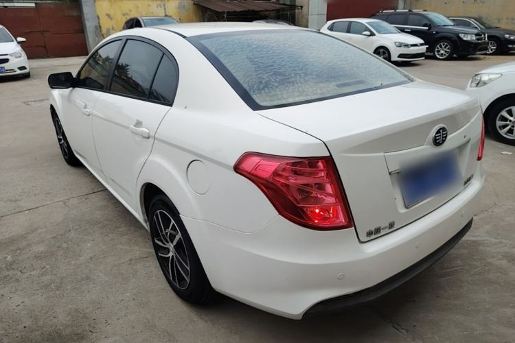 Used Bestune B50 2013 1.6L manual Comfort trim level Exterior 2