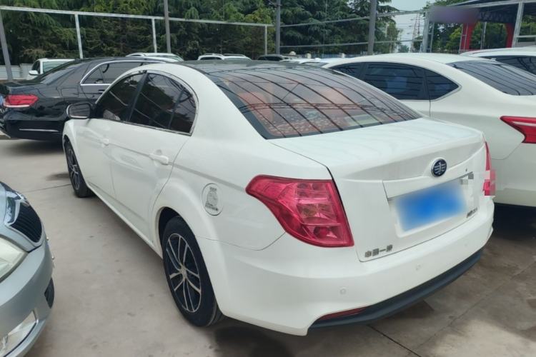 Used Bestune B50 2013 1.6L manual luxury version Exterior 2