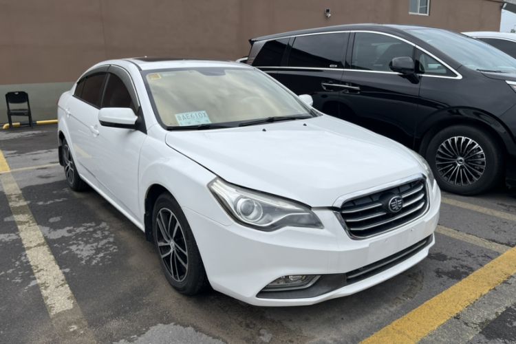 Used Bestune B50 2013 1.6L automatic luxury version Exterior 2