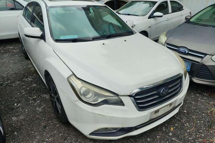 Used Bestune B50 2013 1.6L automatic luxury version Exterior 2