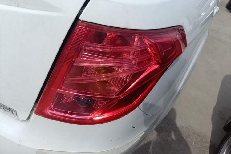 Used Bestune B50 2013 1.6L automatic luxury version Exterior 3