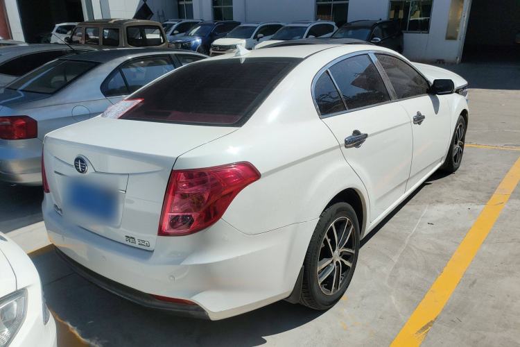 Used Bestune B50 2013 1.6L manual luxury version Exterior 3