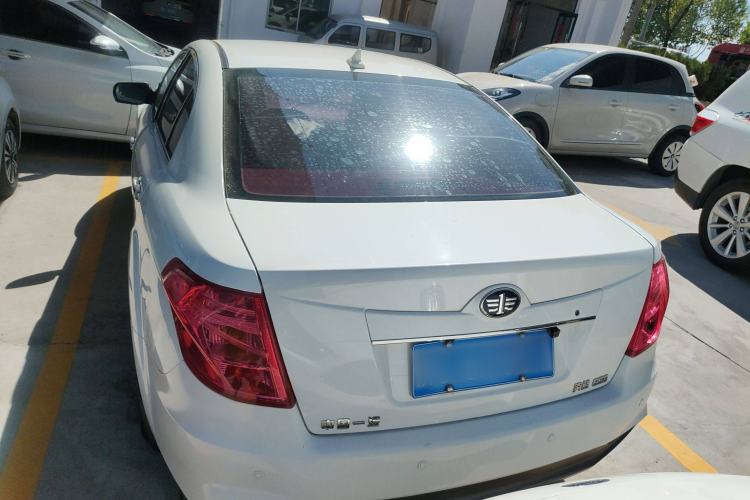Used Bestune B50 2013 1.6L manual luxury version Exterior 4